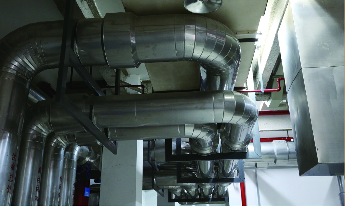 蕪湖時(shí)代金融中心空調(diào)機(jī)房設(shè)備、管道安裝